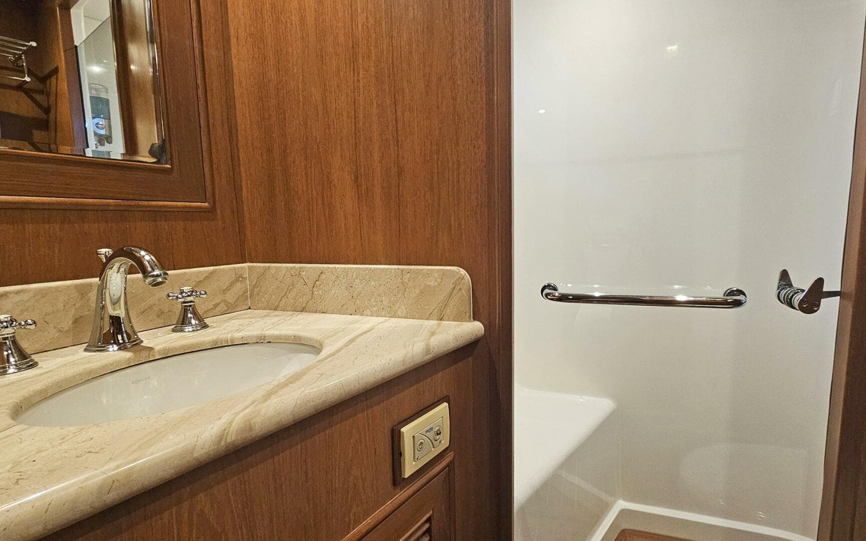 2012 Outer Reef Yachts 700 — photo 34