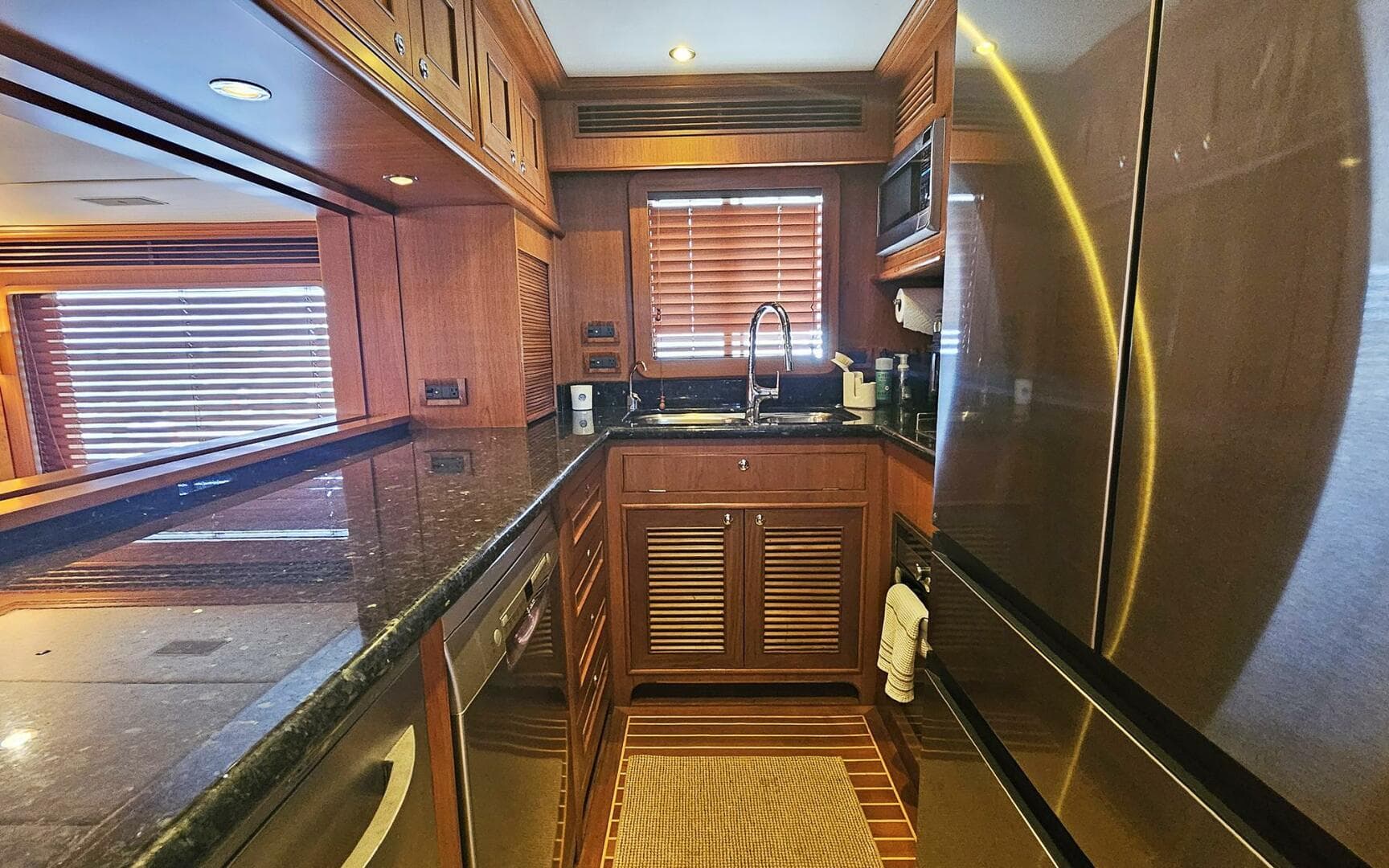 2012 Outer Reef Yachts 700 — photo 20
