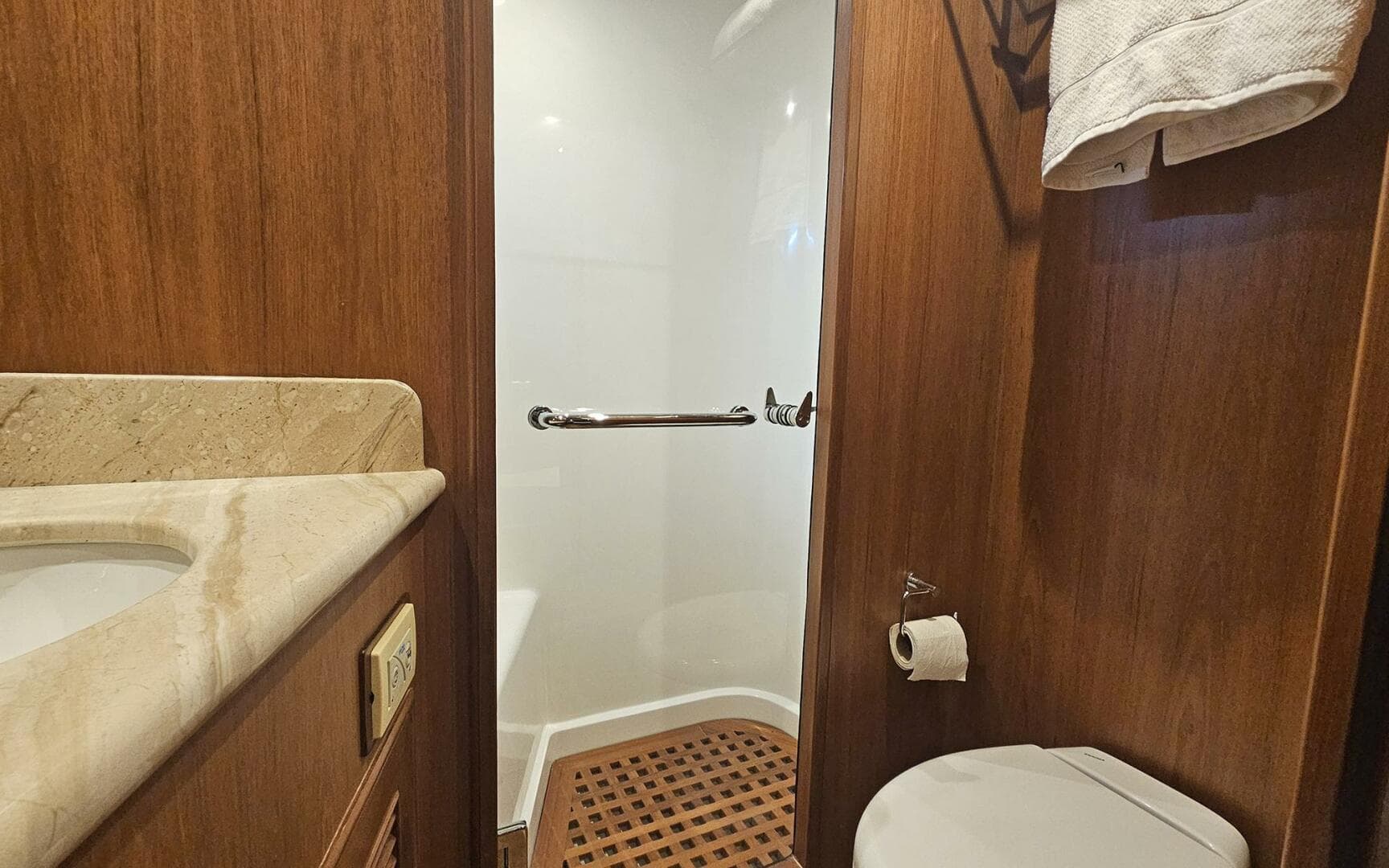 2012 Outer Reef Yachts 700 — photo 35