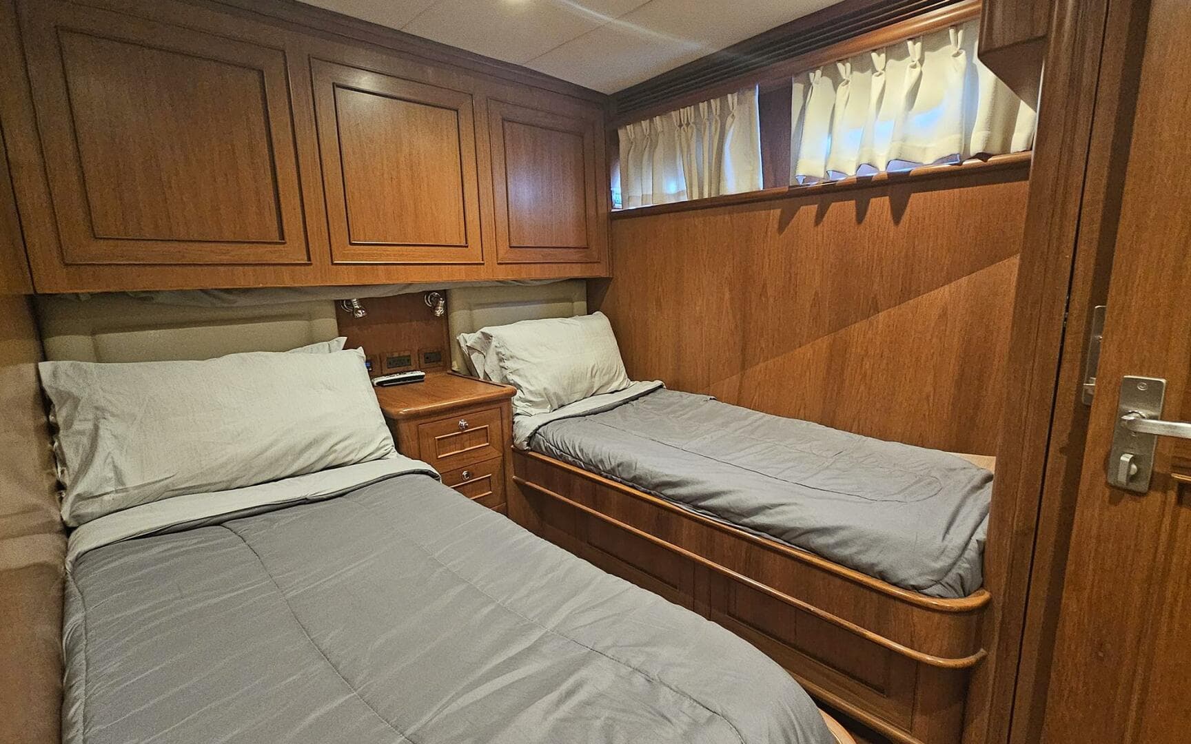 2012 Outer Reef Yachts 700 — photo 32