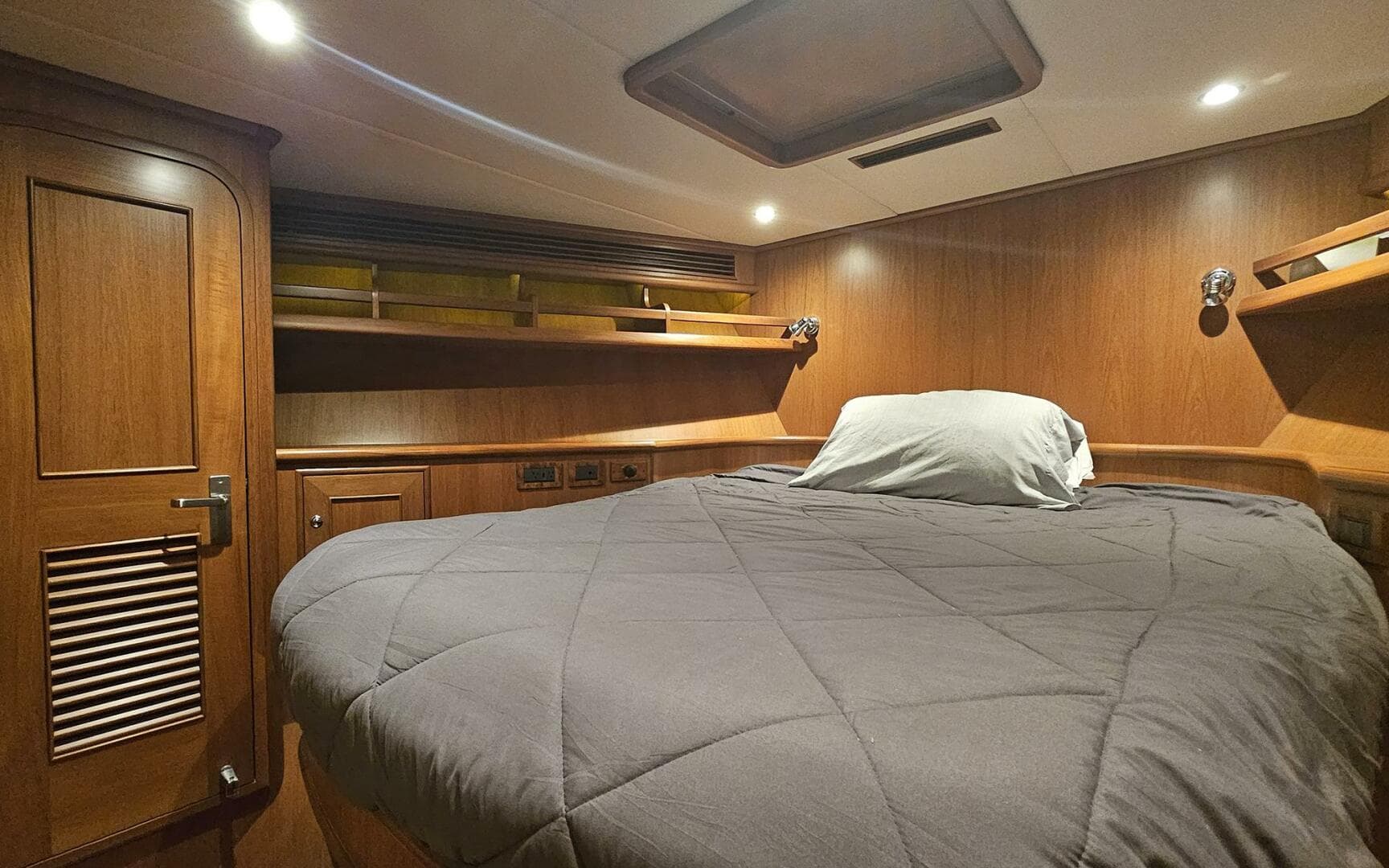 2012 Outer Reef Yachts 700 — photo 29