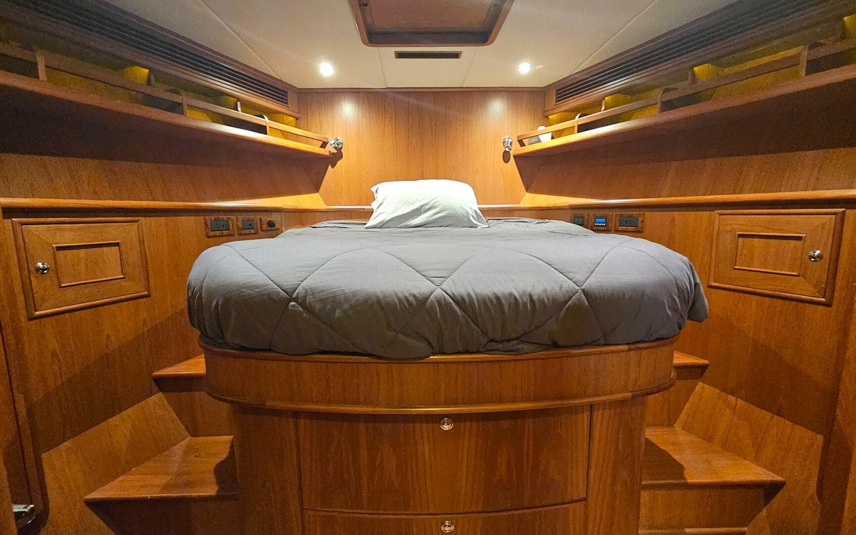 2012 Outer Reef Yachts 700 — photo 28