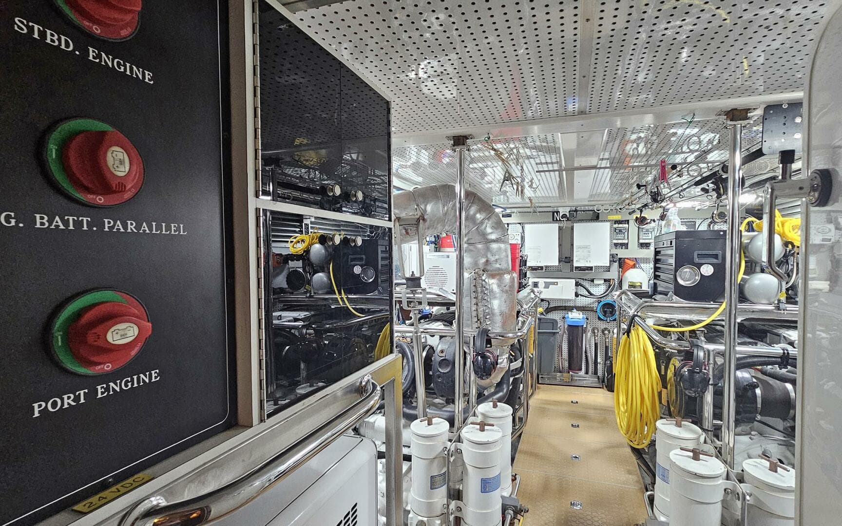 2012 Outer Reef Yachts 700 — photo 47