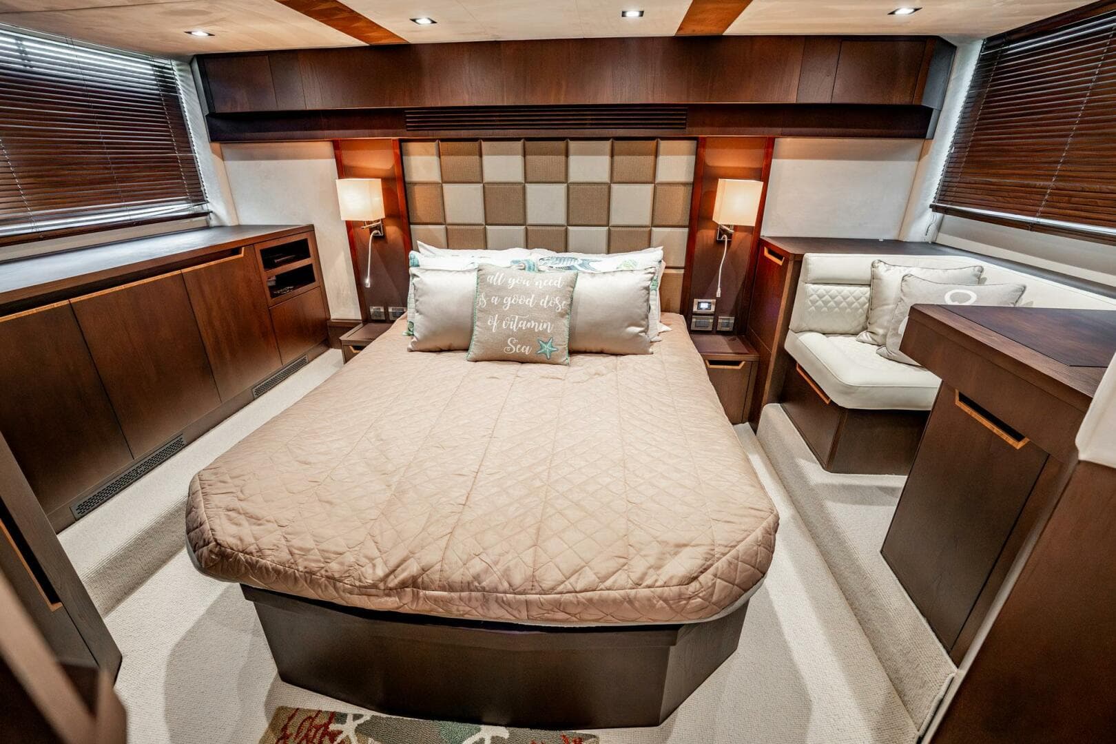 2017 Galeon 510 Skybridge — photo 35