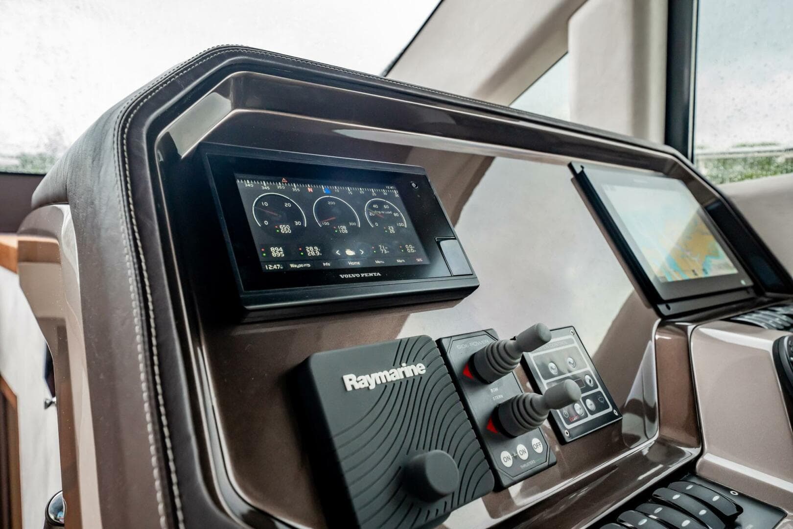 2017 Galeon 510 Skybridge — photo 21