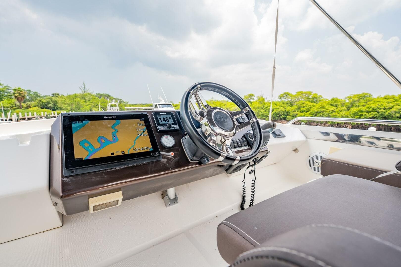 2017 Galeon 510 Skybridge — photo 55