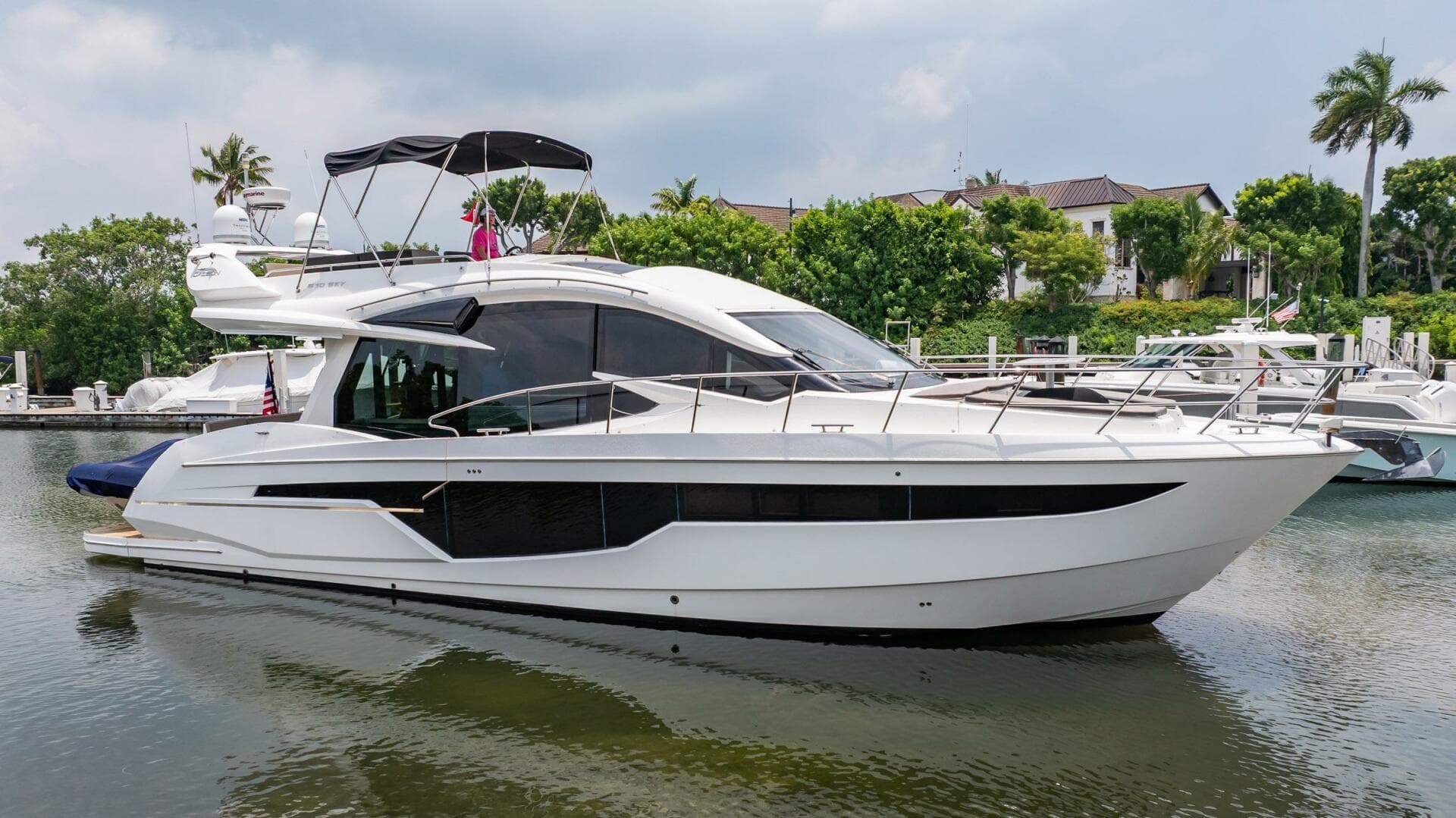 2017 Galeon 510 Skybridge — photo 2