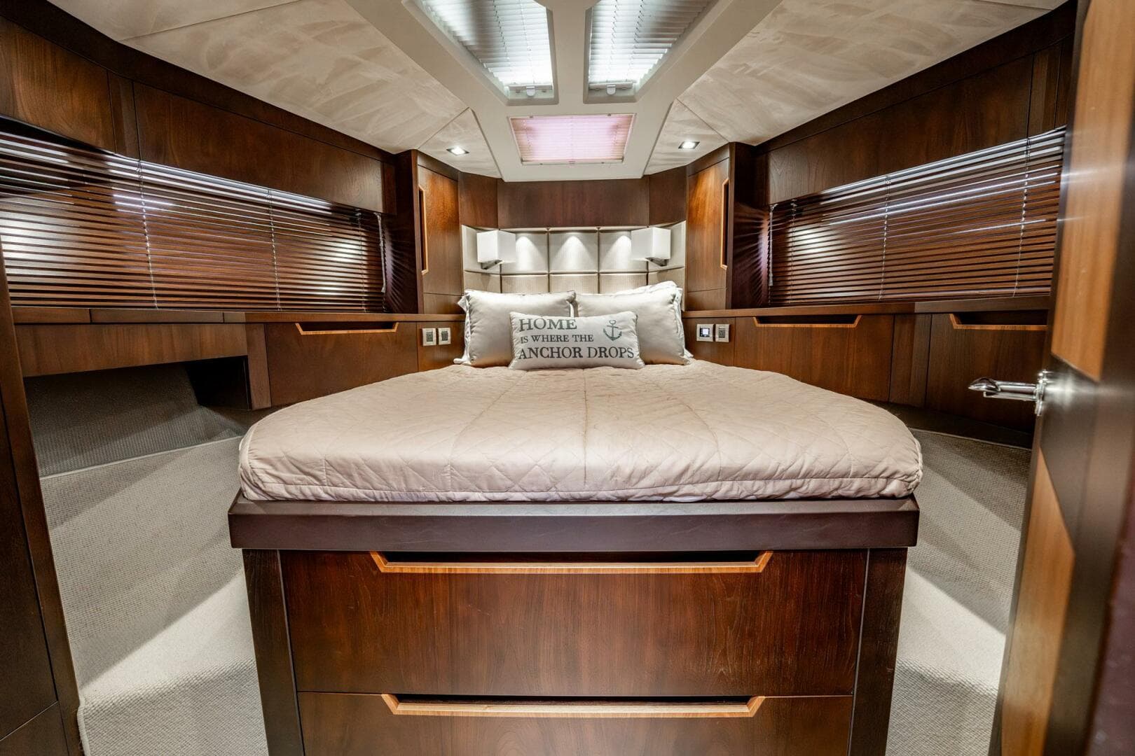 2017 Galeon 510 Skybridge — photo 26