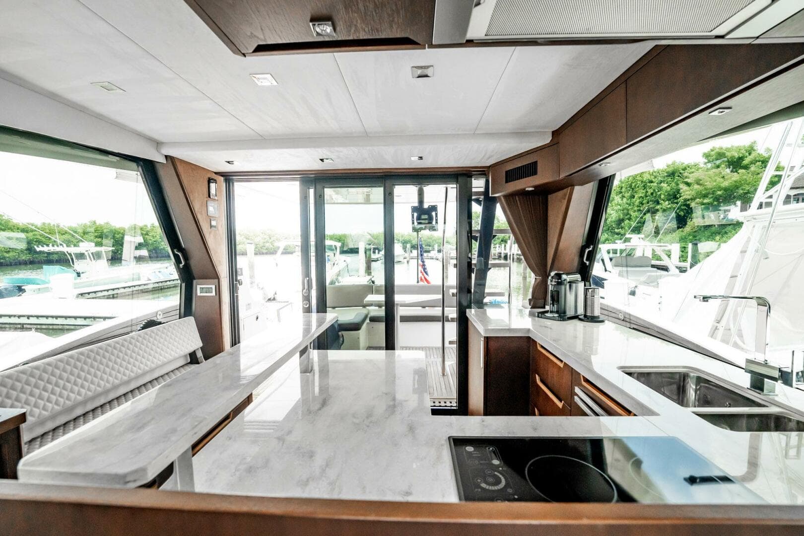 2017 Galeon 510 Skybridge — photo 6