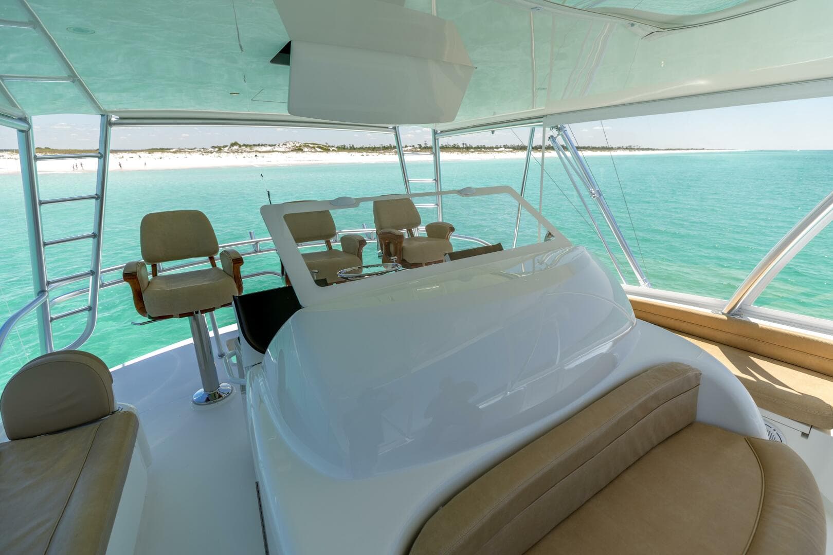2015 Viking 62 Convertible — photo 29