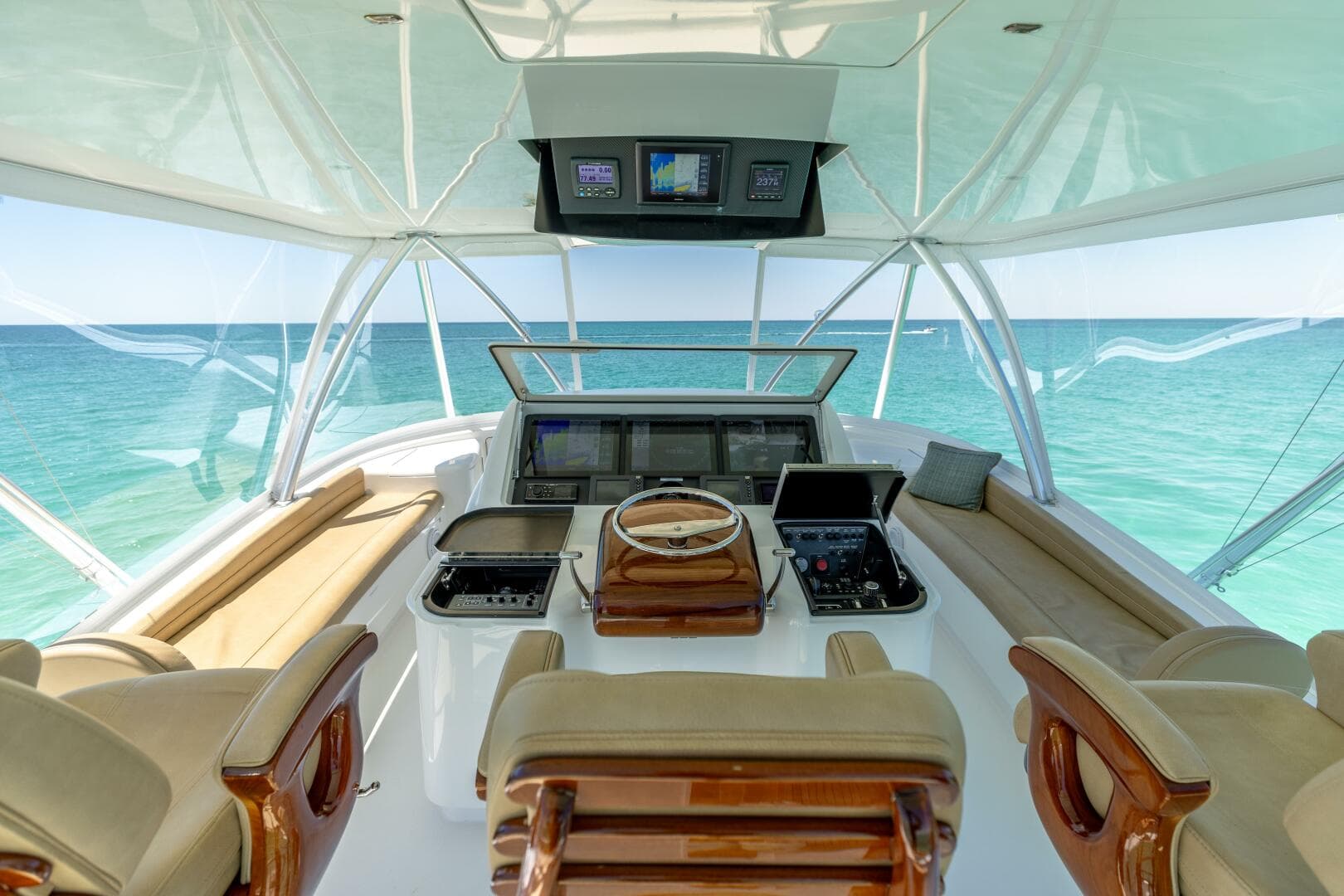 2015 Viking 62 Convertible — photo 26