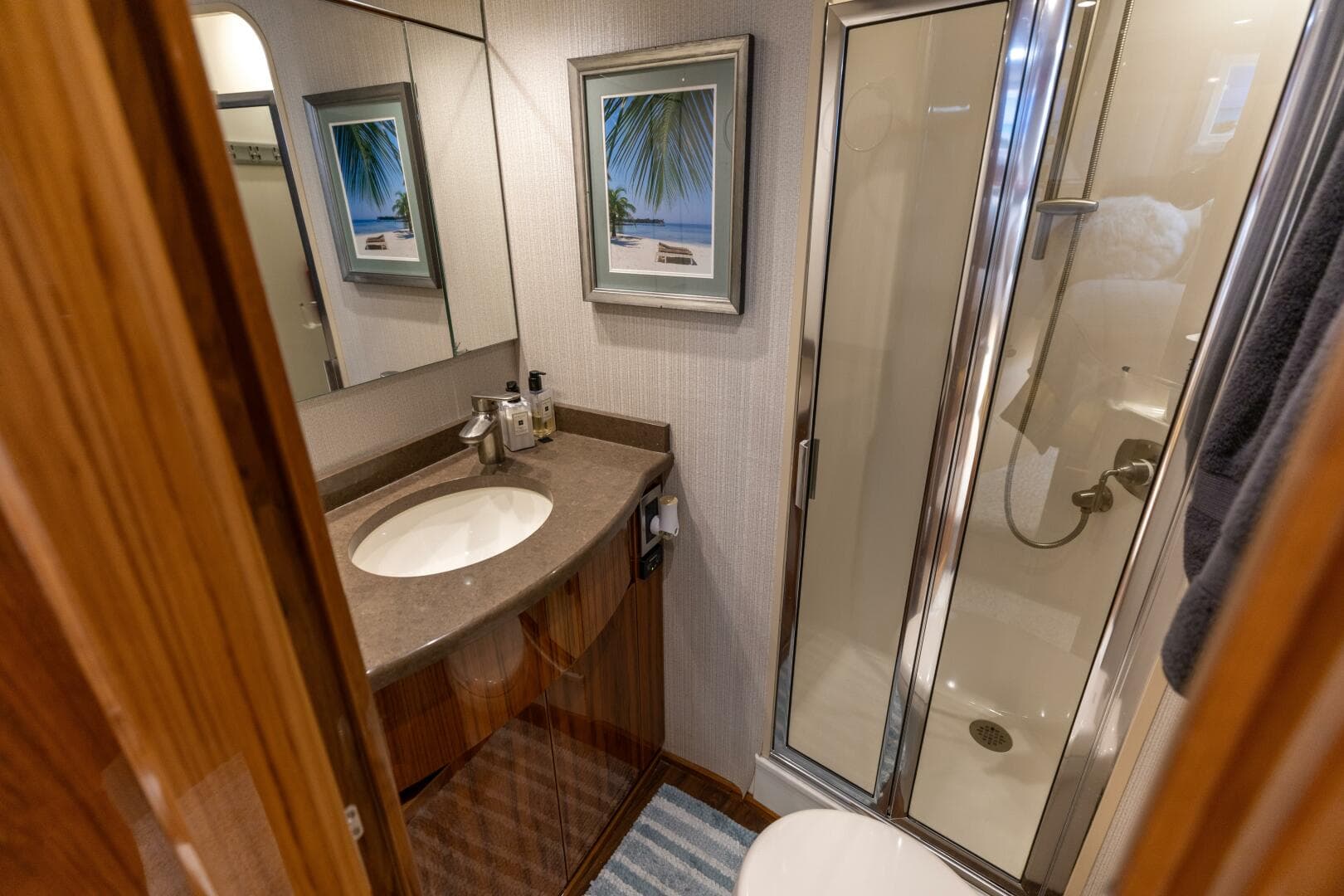 2015 Viking 62 Convertible — photo 18