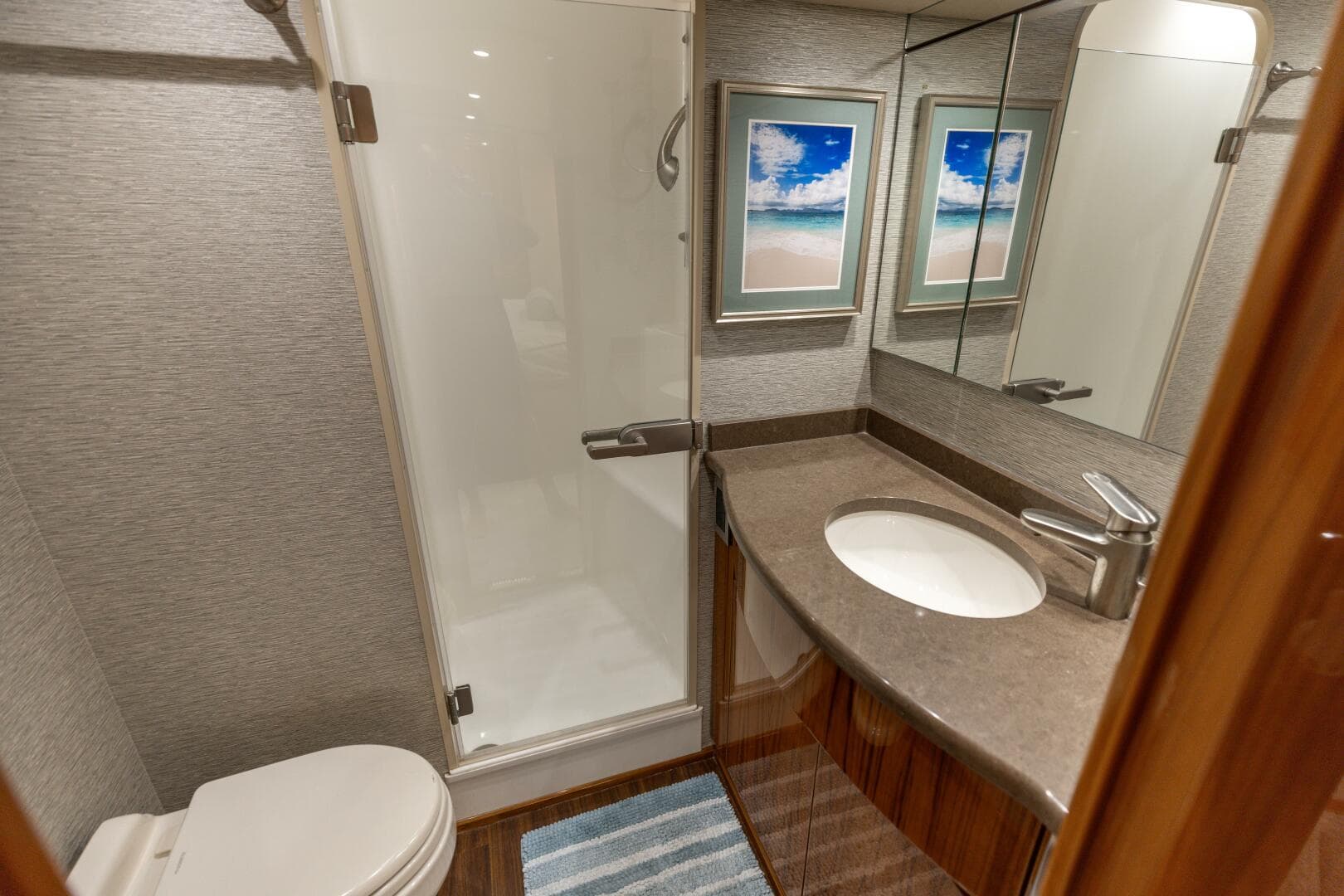 2015 Viking 62 Convertible — photo 14