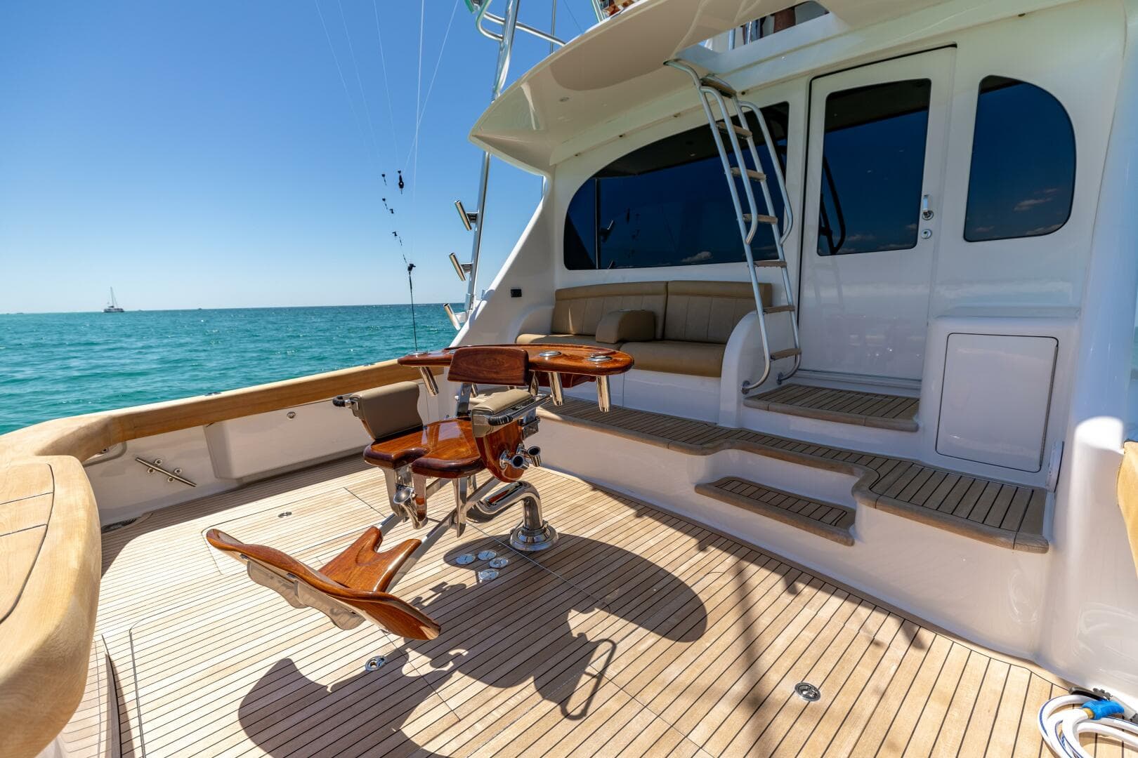 2015 Viking 62 Convertible — photo 33