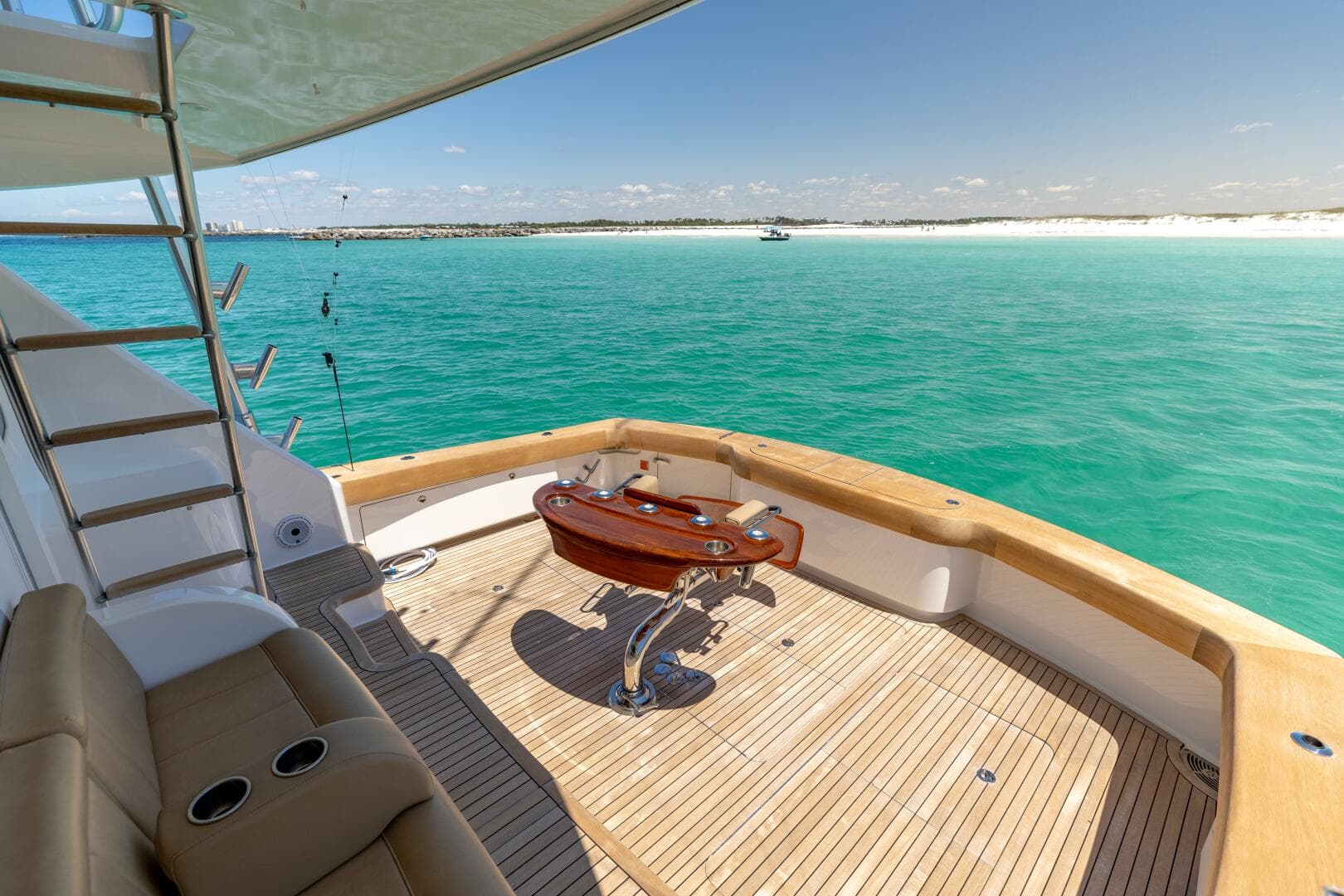 2015 Viking 62 Convertible — photo 34