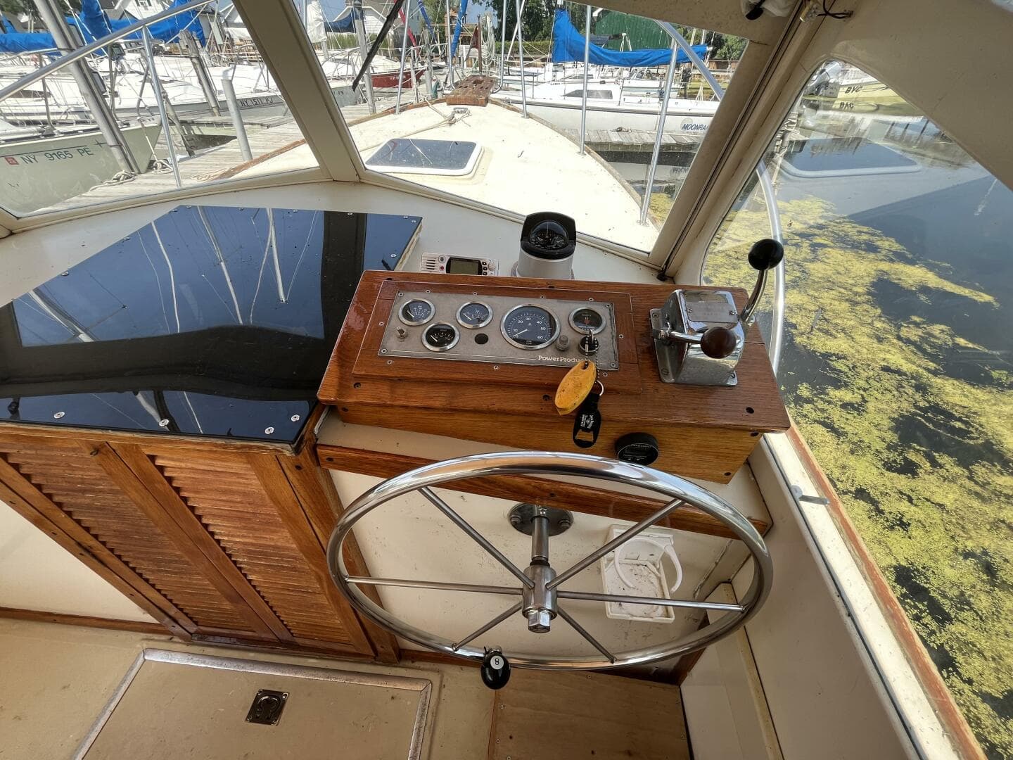 1981 Dyer 29 Flush Deck-Bass — photo 11