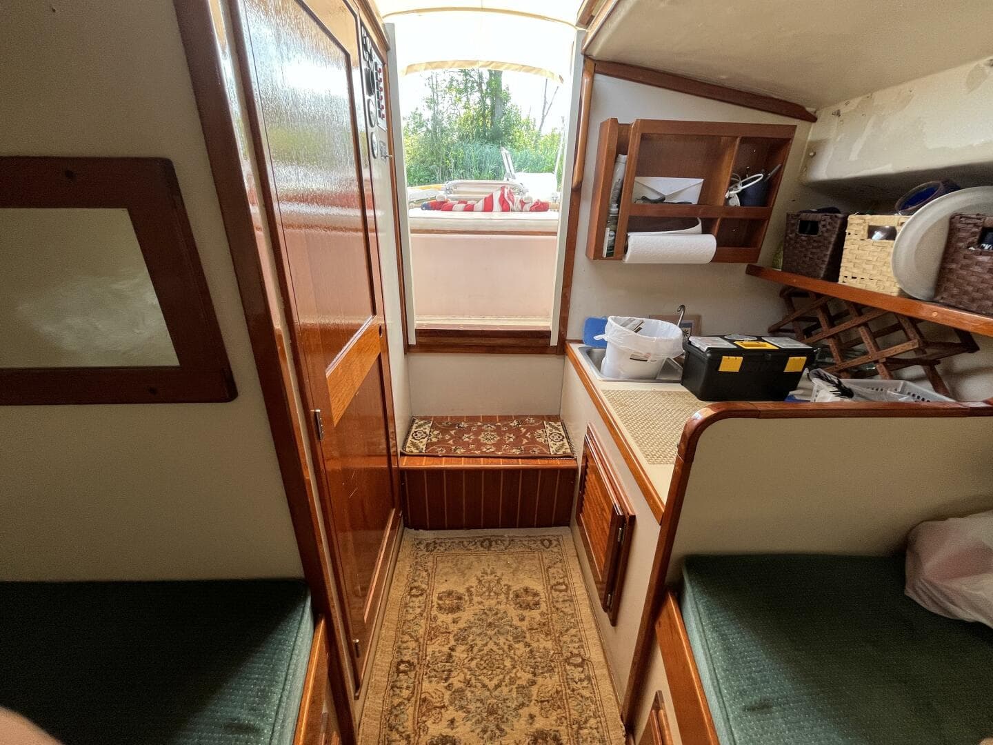 1981 Dyer 29 Flush Deck-Bass — photo 16