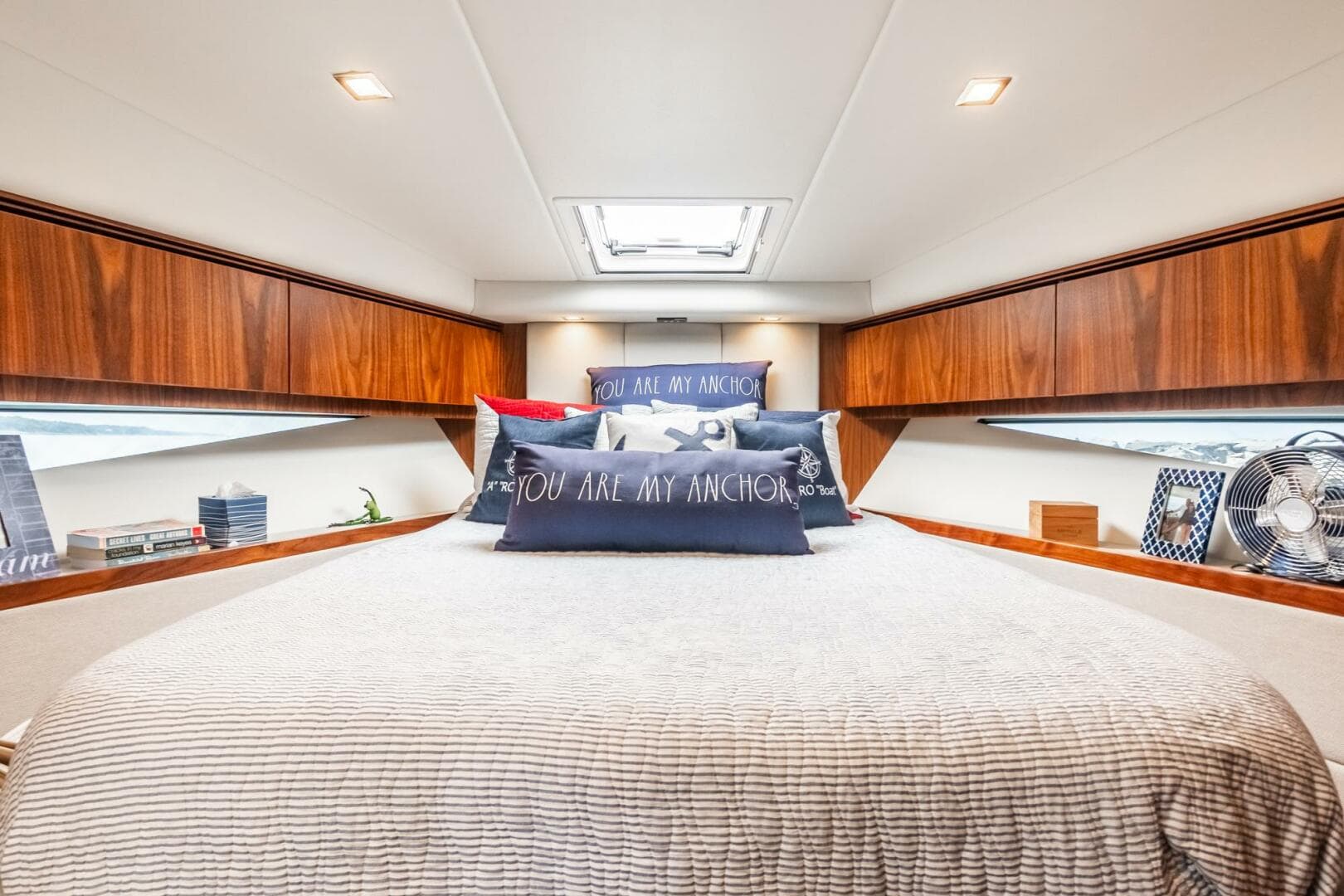 2019 Riviera 4800 Sport Yacht — photo 58