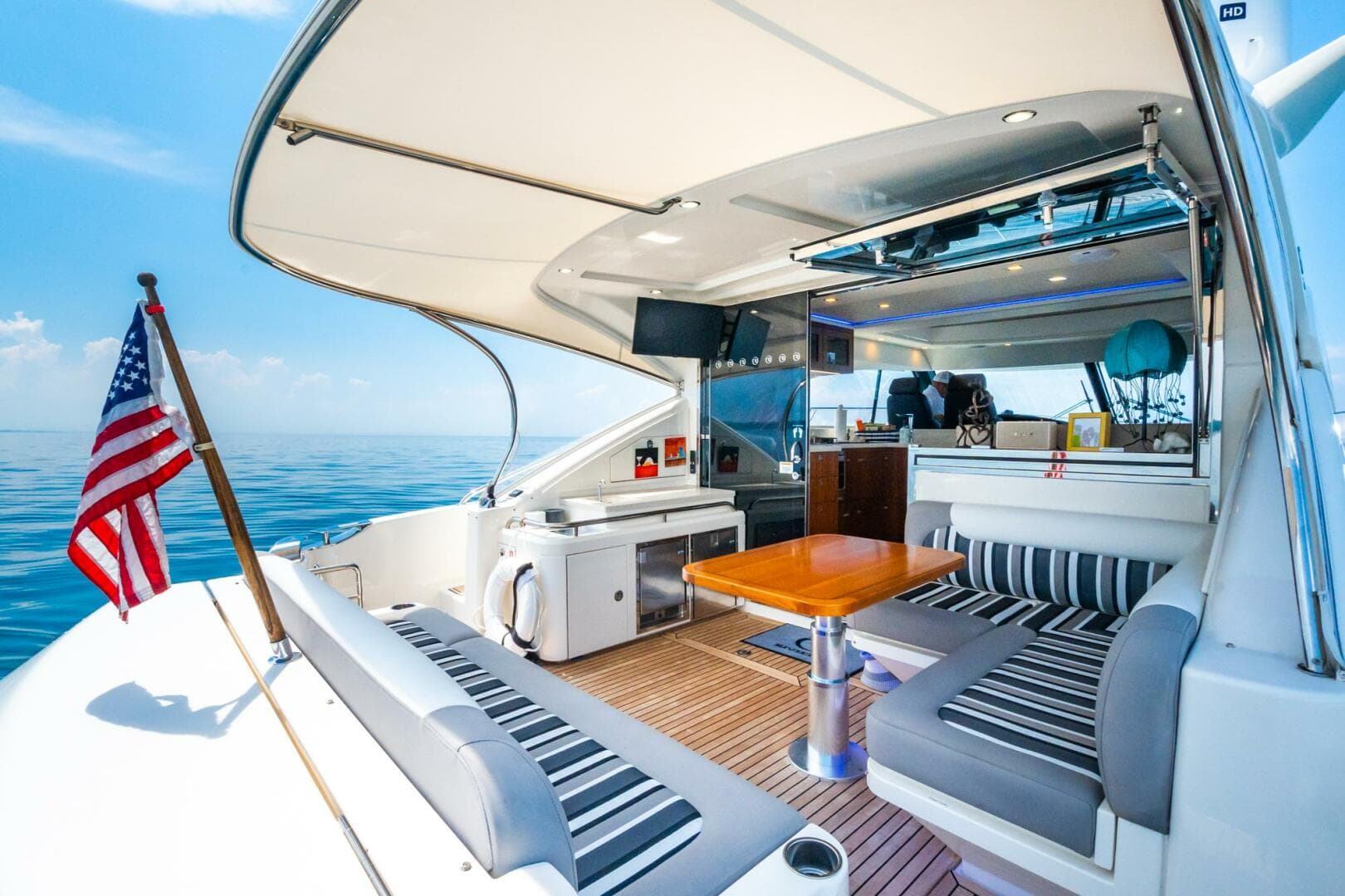 2019 Riviera 4800 Sport Yacht — photo 41