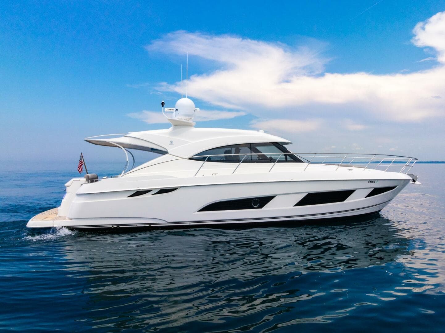 2019 Riviera 4800 Sport Yacht — photo 13
