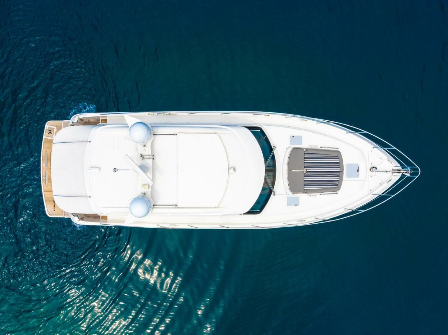 2019 Riviera 4800 Sport Yacht — photo 10