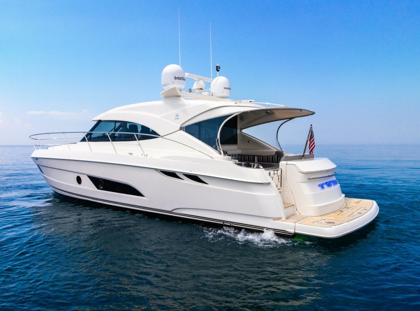 2019 Riviera 4800 Sport Yacht — photo 17