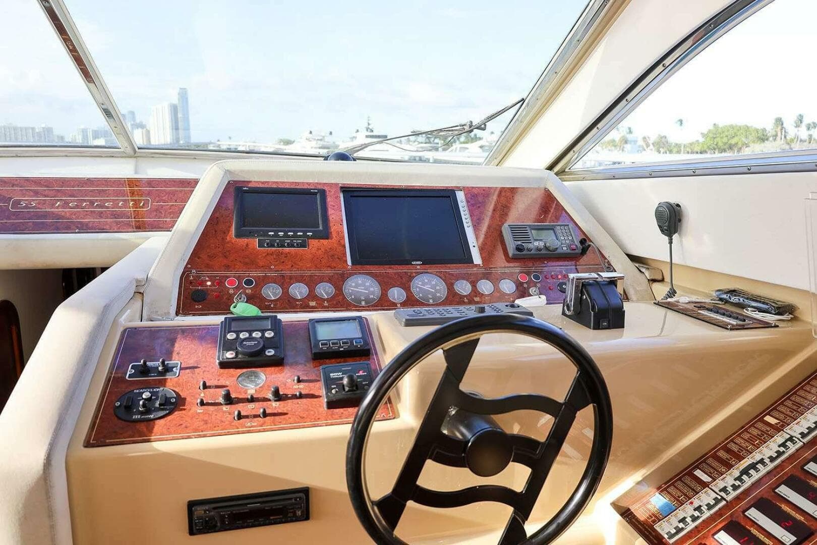 1998 Ferretti Yachts 55 — photo 19