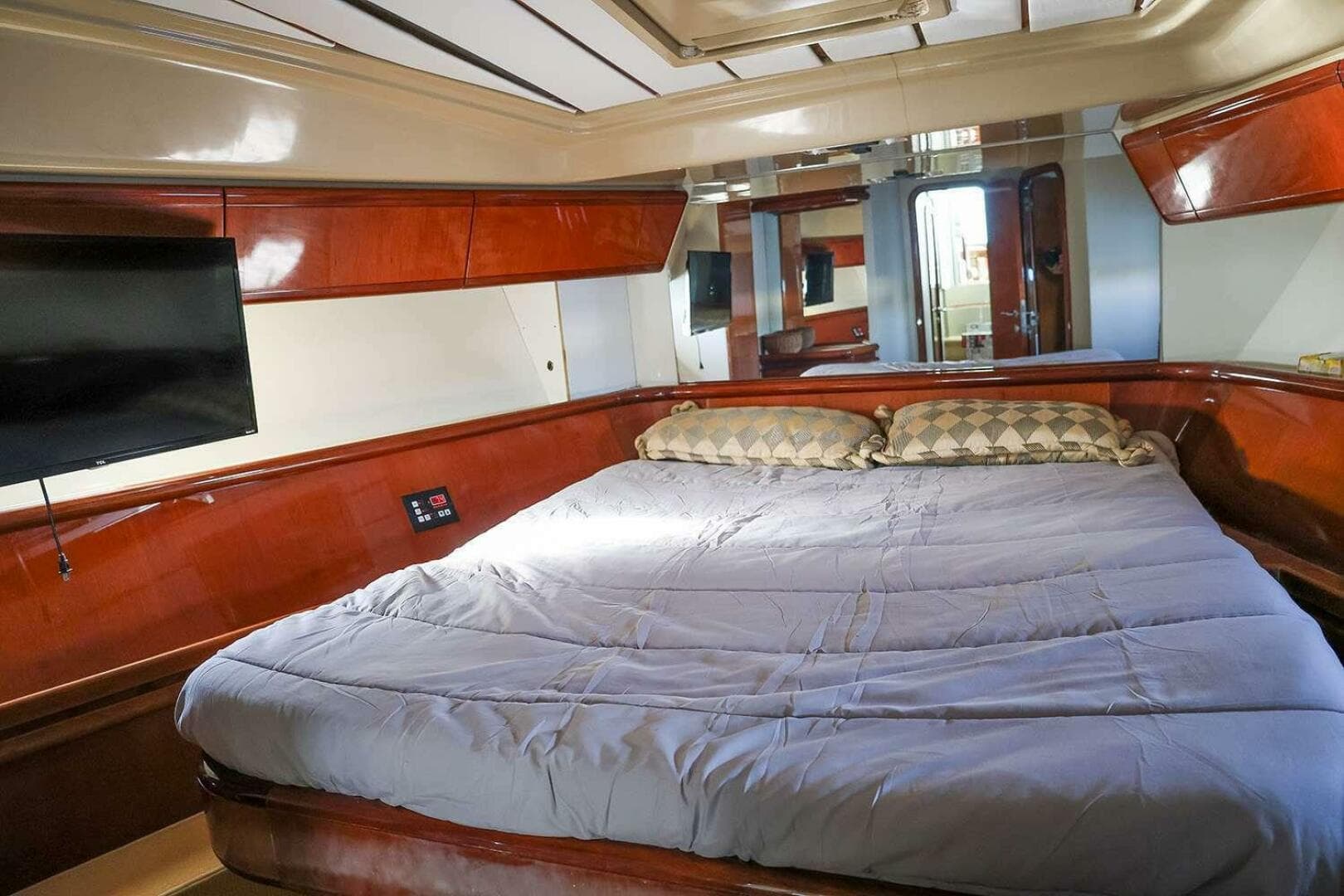 1998 Ferretti Yachts 55 — photo 21