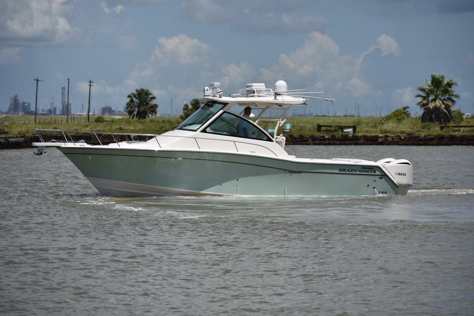 2016 Grady-White 330 Express — photo 66