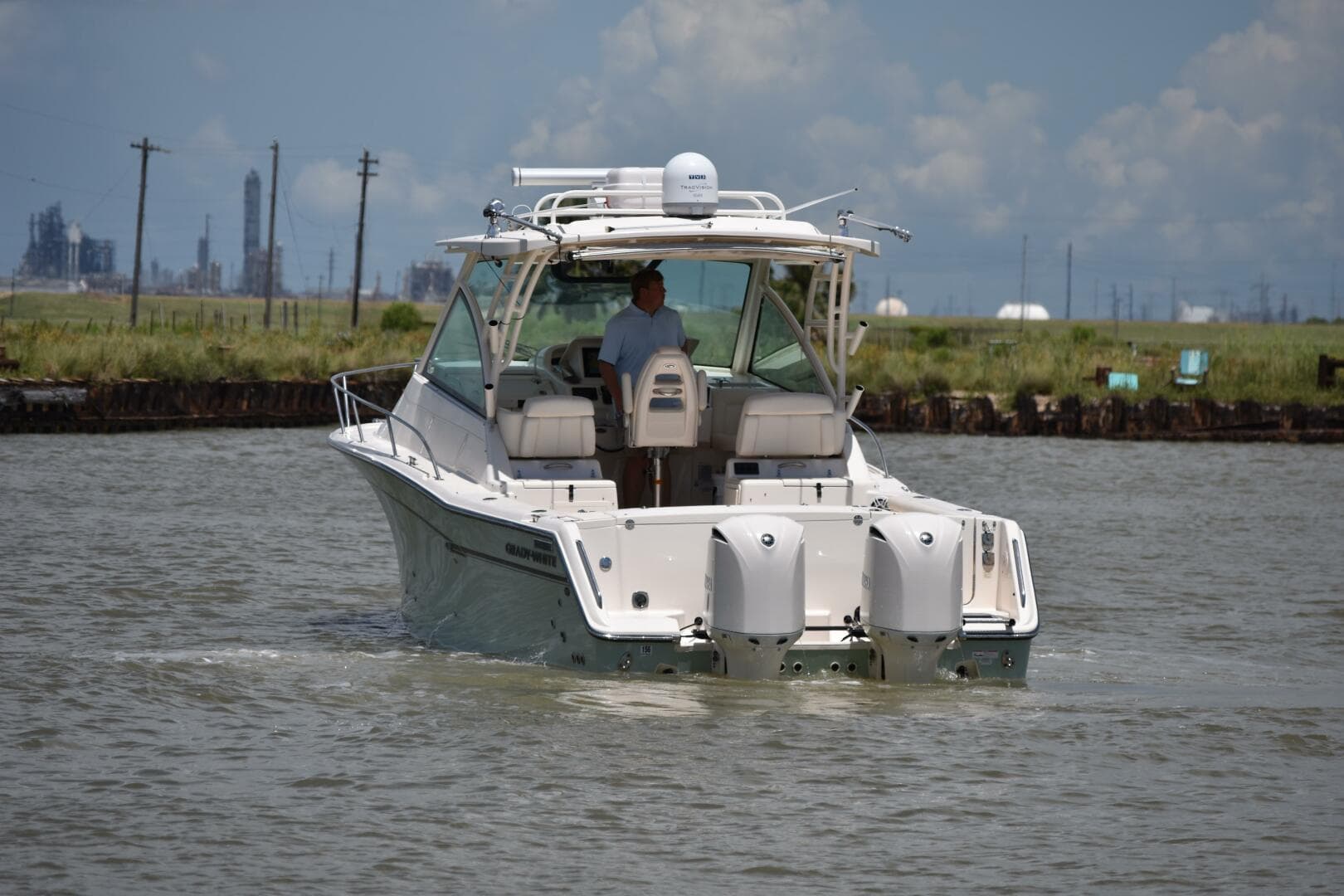 2016 Grady-White 330 Express — photo 53