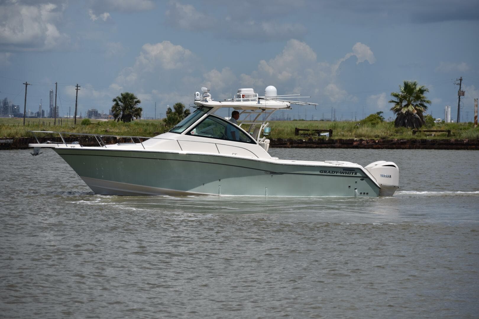 2016 Grady-White 330 Express — photo 67
