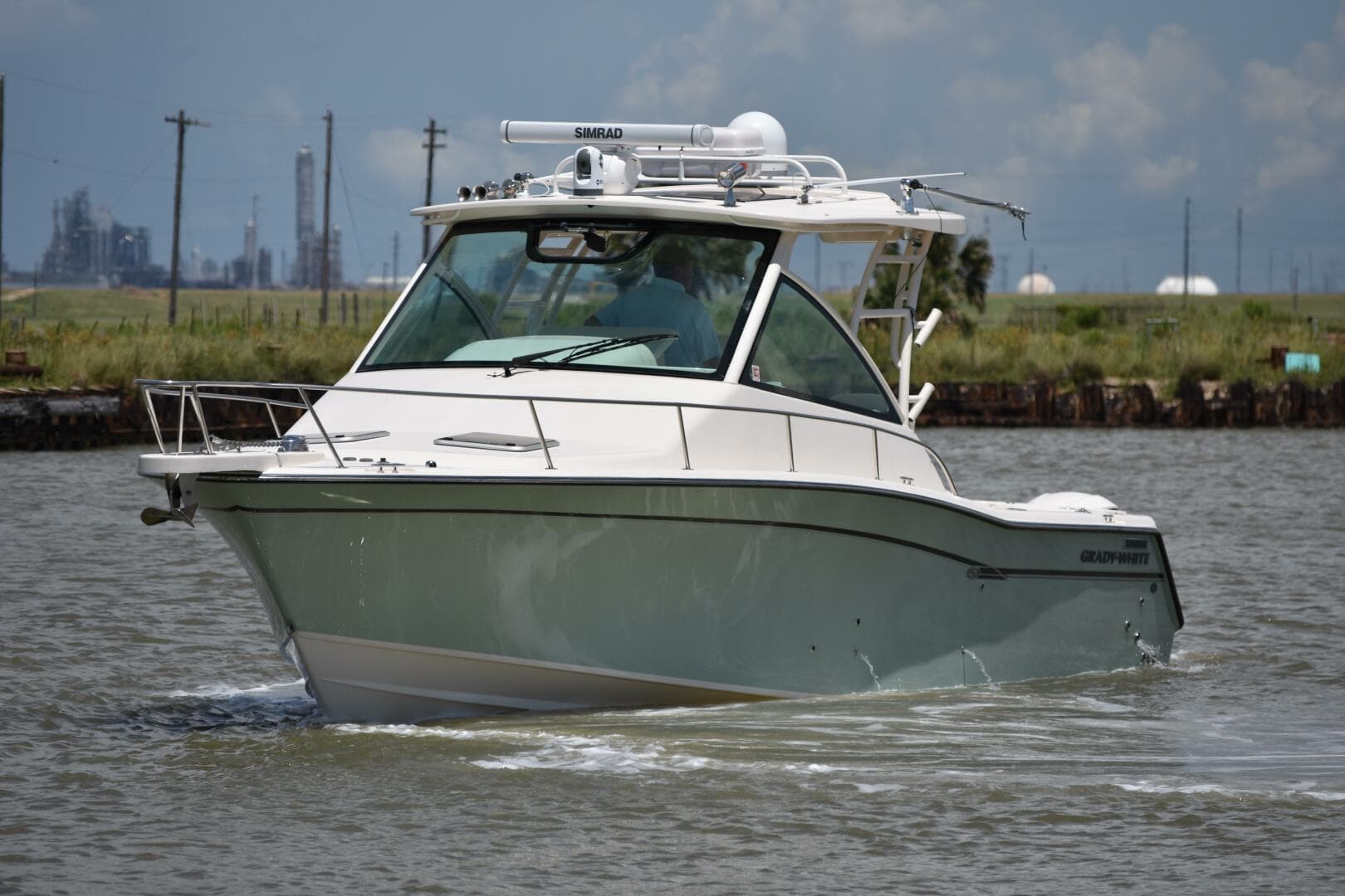 2016 Grady-White 330 Express — photo 63