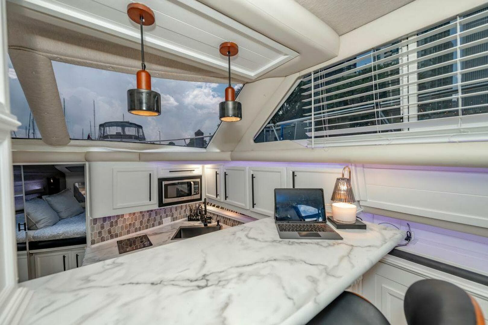 1991 Cruisers Yachts 3850 Aft Cabin — photo 20