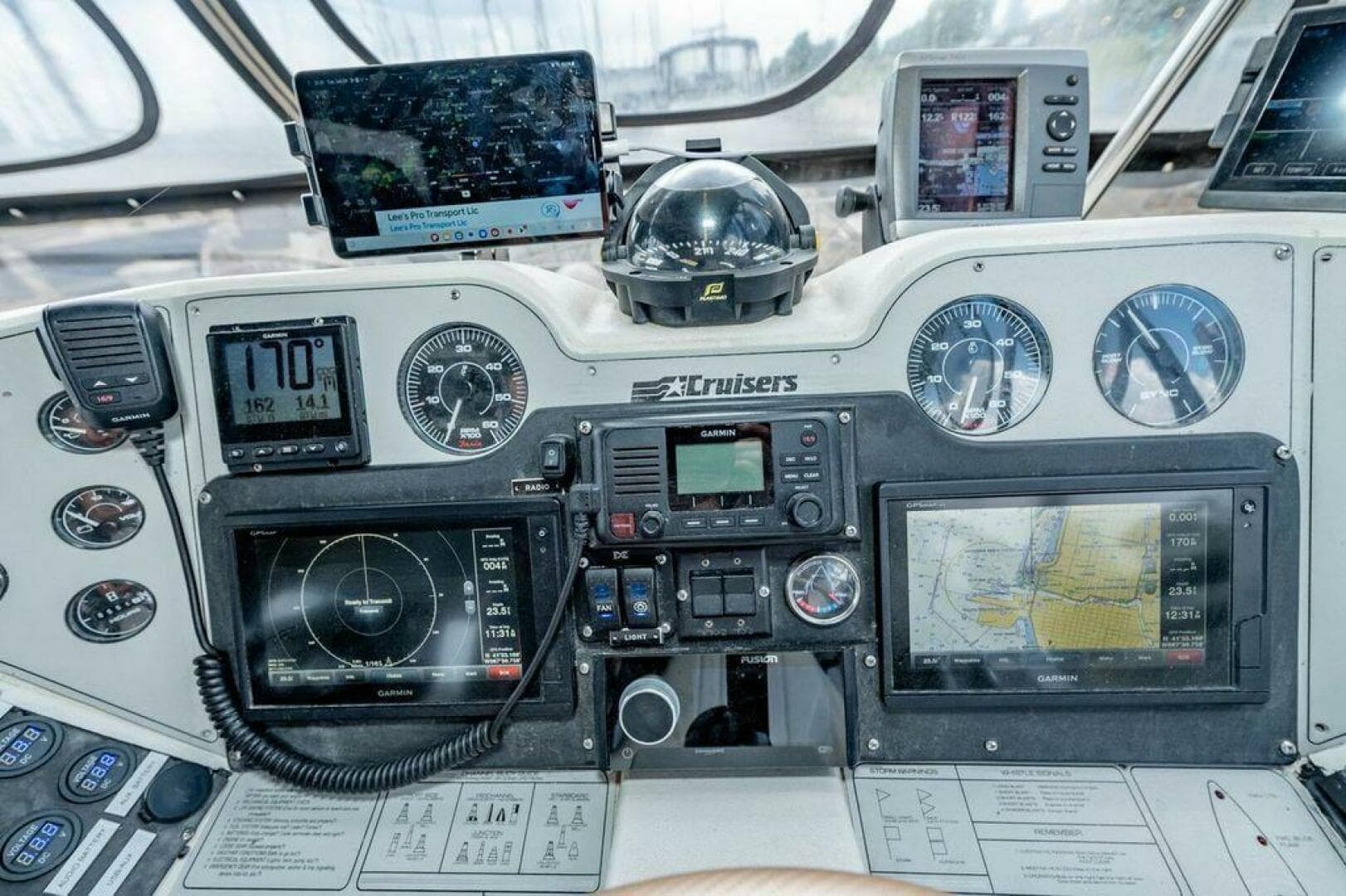 1991 Cruisers Yachts 3850 Aft Cabin — photo 35