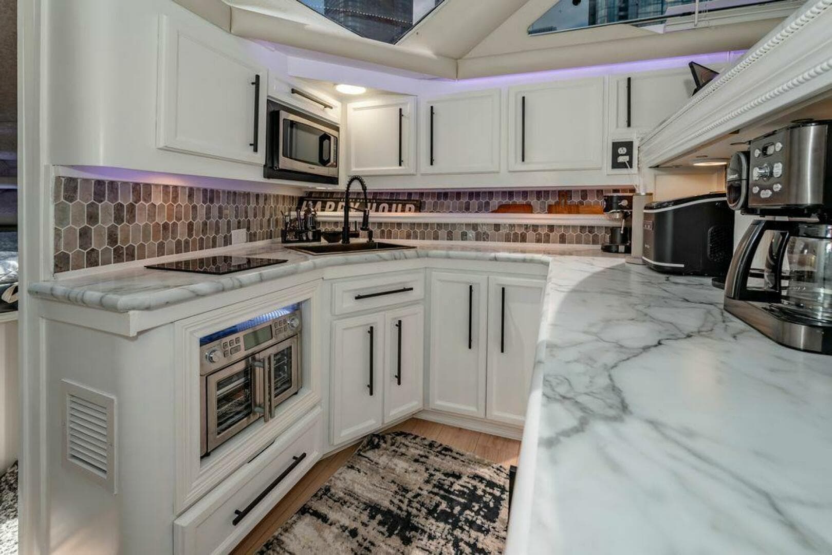 1991 Cruisers Yachts 3850 Aft Cabin — photo 16