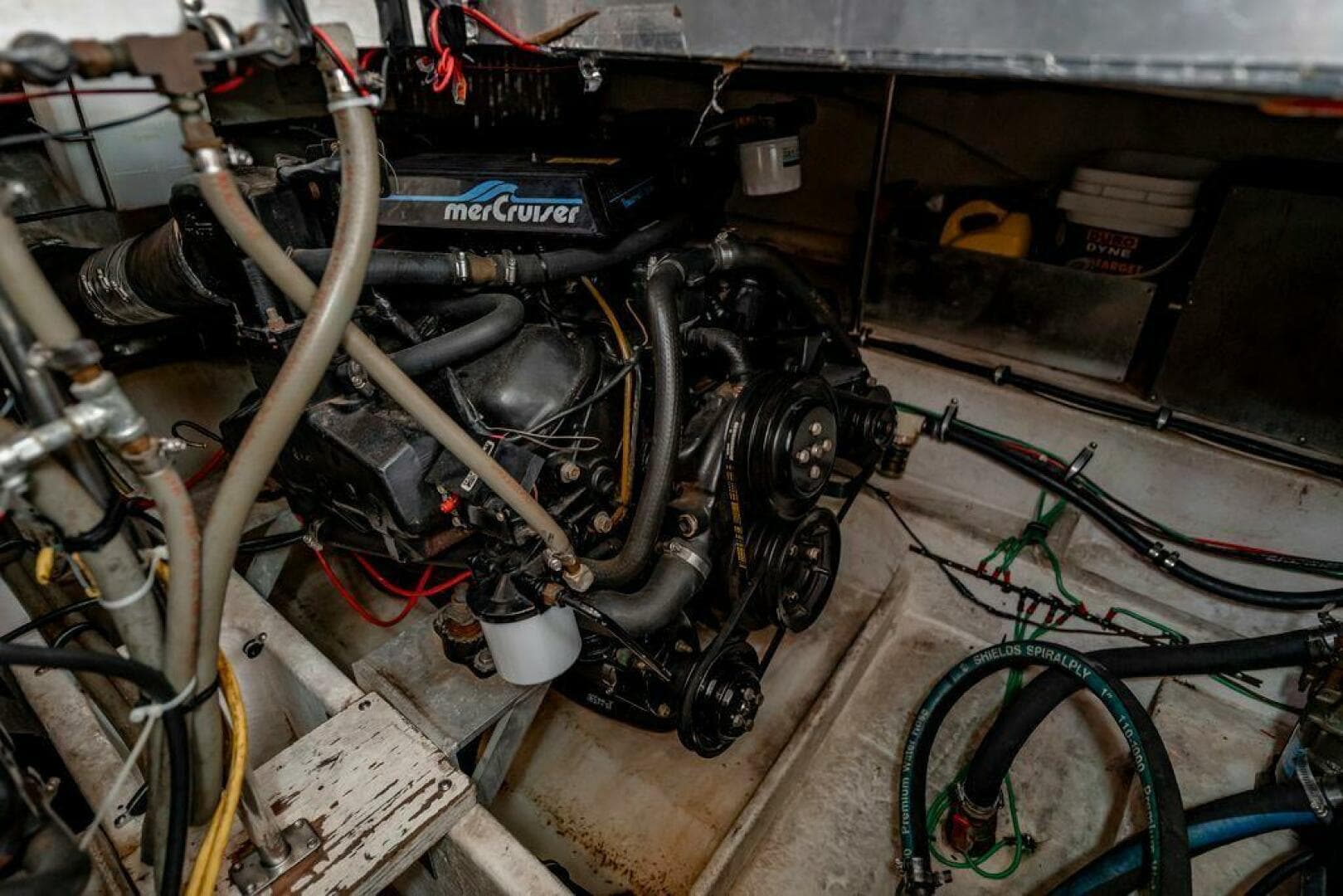 1991 Cruisers Yachts 3850 Aft Cabin — photo 44