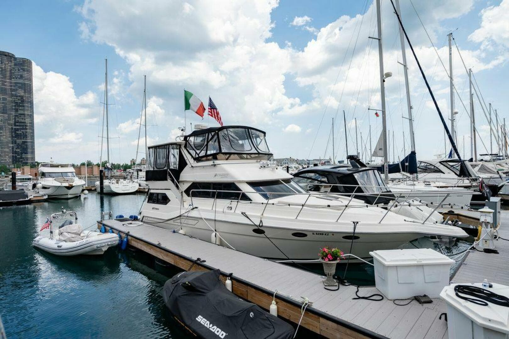 1991 Cruisers Yachts 3850 Aft Cabin — photo 2