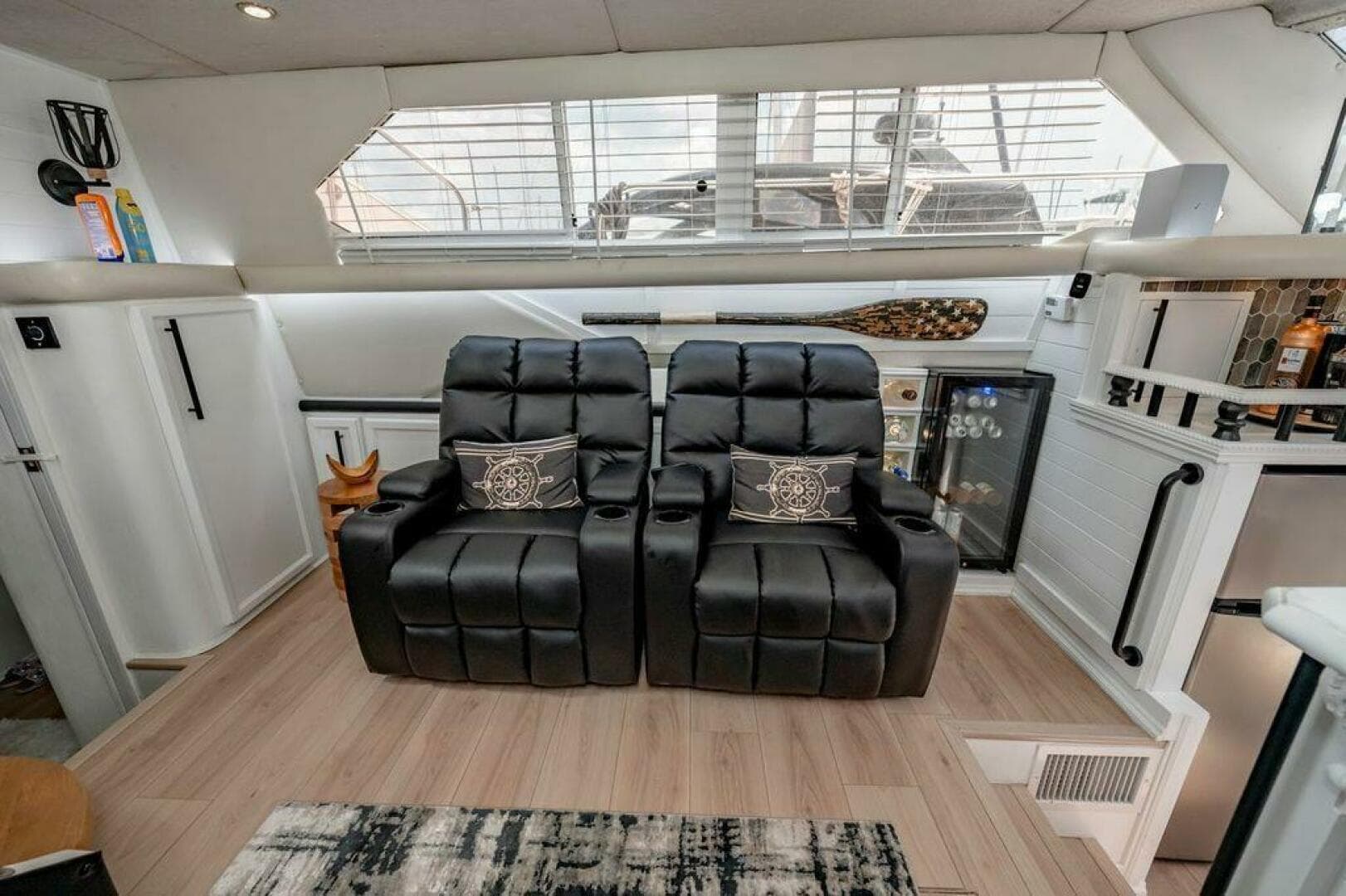 1991 Cruisers Yachts 3850 Aft Cabin — photo 10