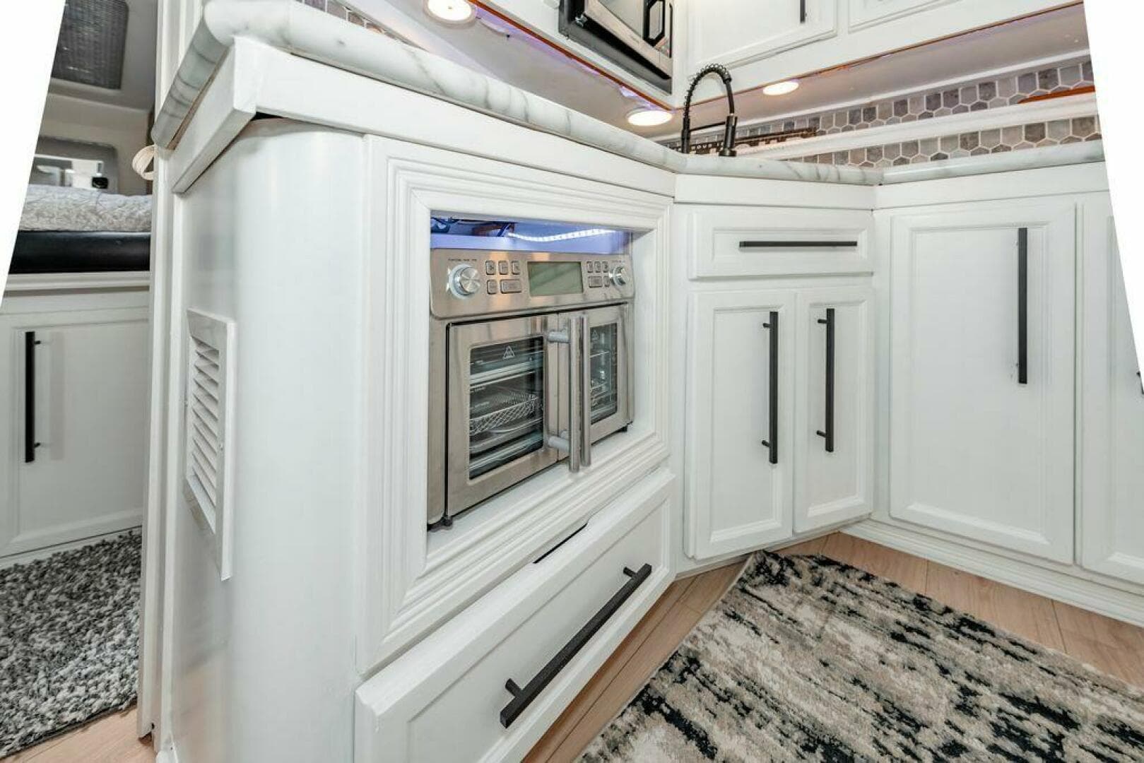 1991 Cruisers Yachts 3850 Aft Cabin — photo 19