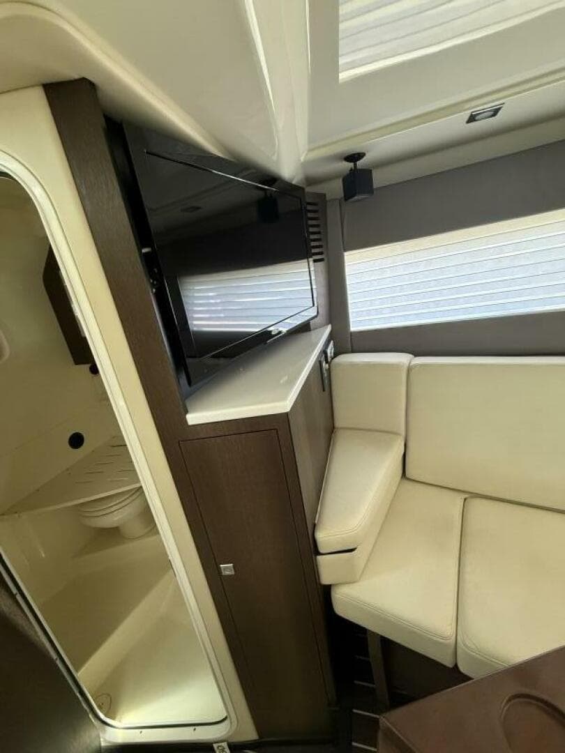 2016 Monterey 360 Sport Coupe — photo 24