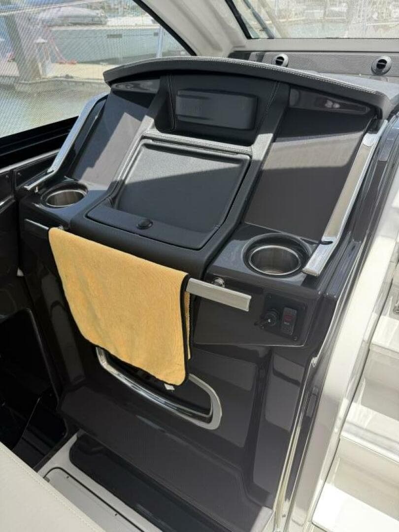 2016 Monterey 360 Sport Coupe — photo 17