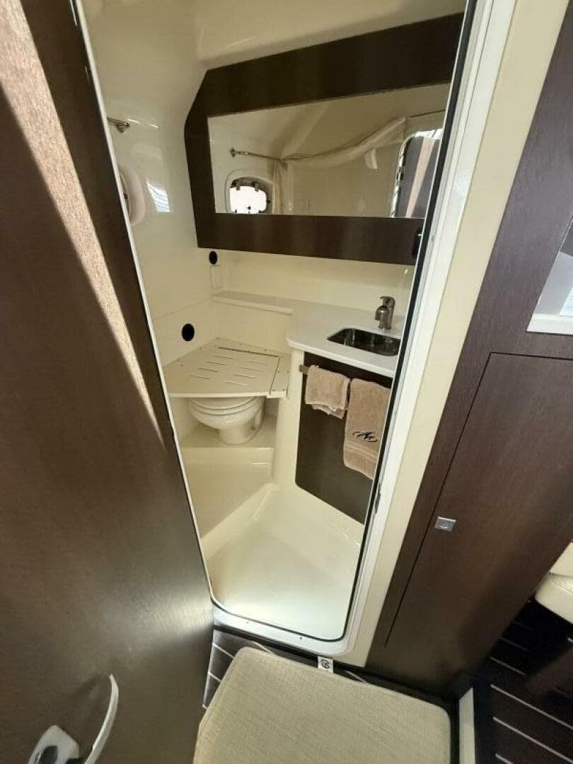 2016 Monterey 360 Sport Coupe — photo 23