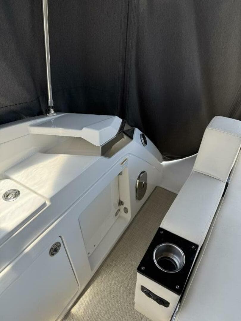 2016 Monterey 360 Sport Coupe — photo 13