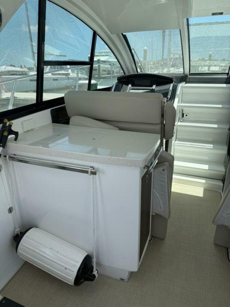 2016 Monterey 360 Sport Coupe — photo 16