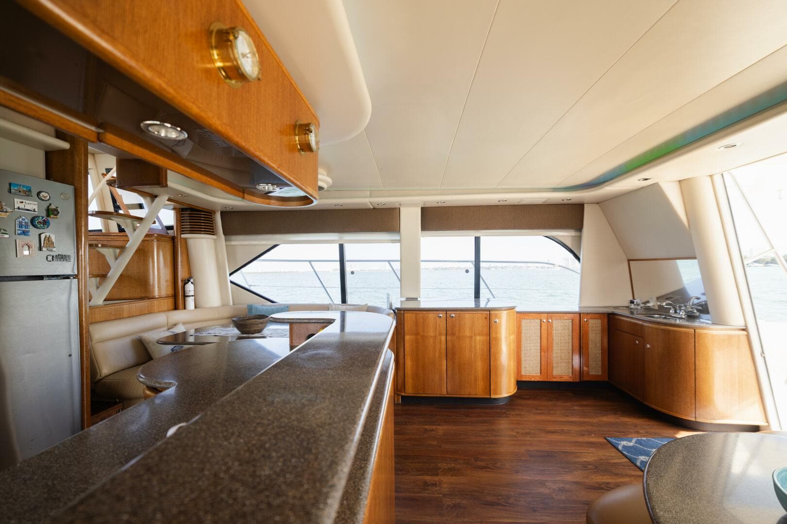 1999 Bayliner 5788 — photo 12