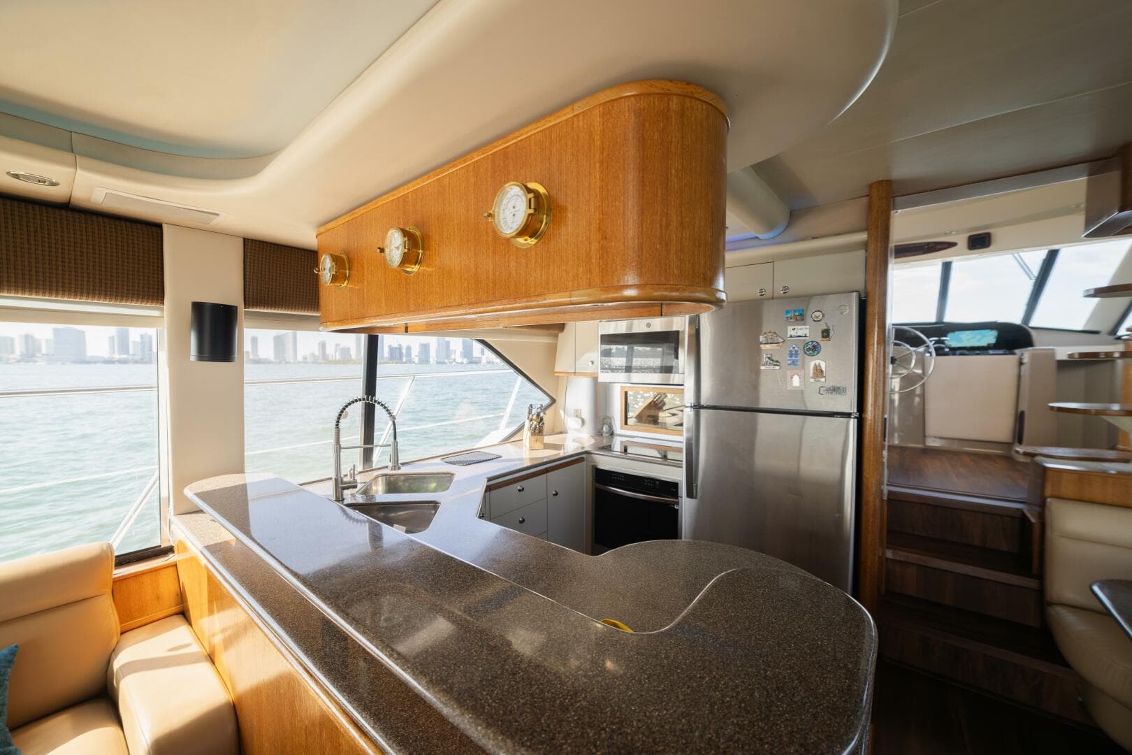 1999 Bayliner 5788 — photo 19