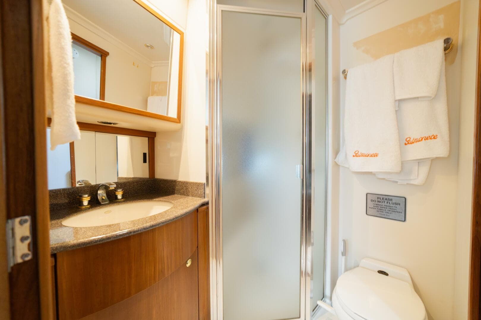 1999 Bayliner 5788 — photo 45