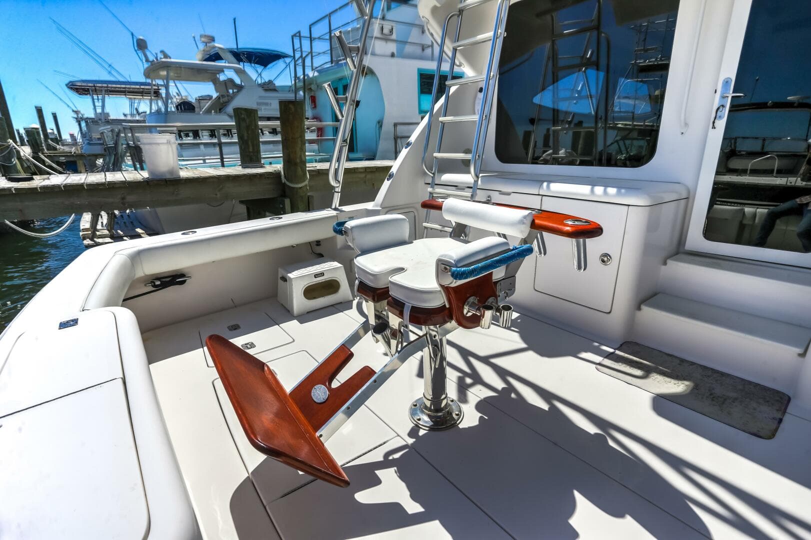 2005 Bertram 45 — photo 4