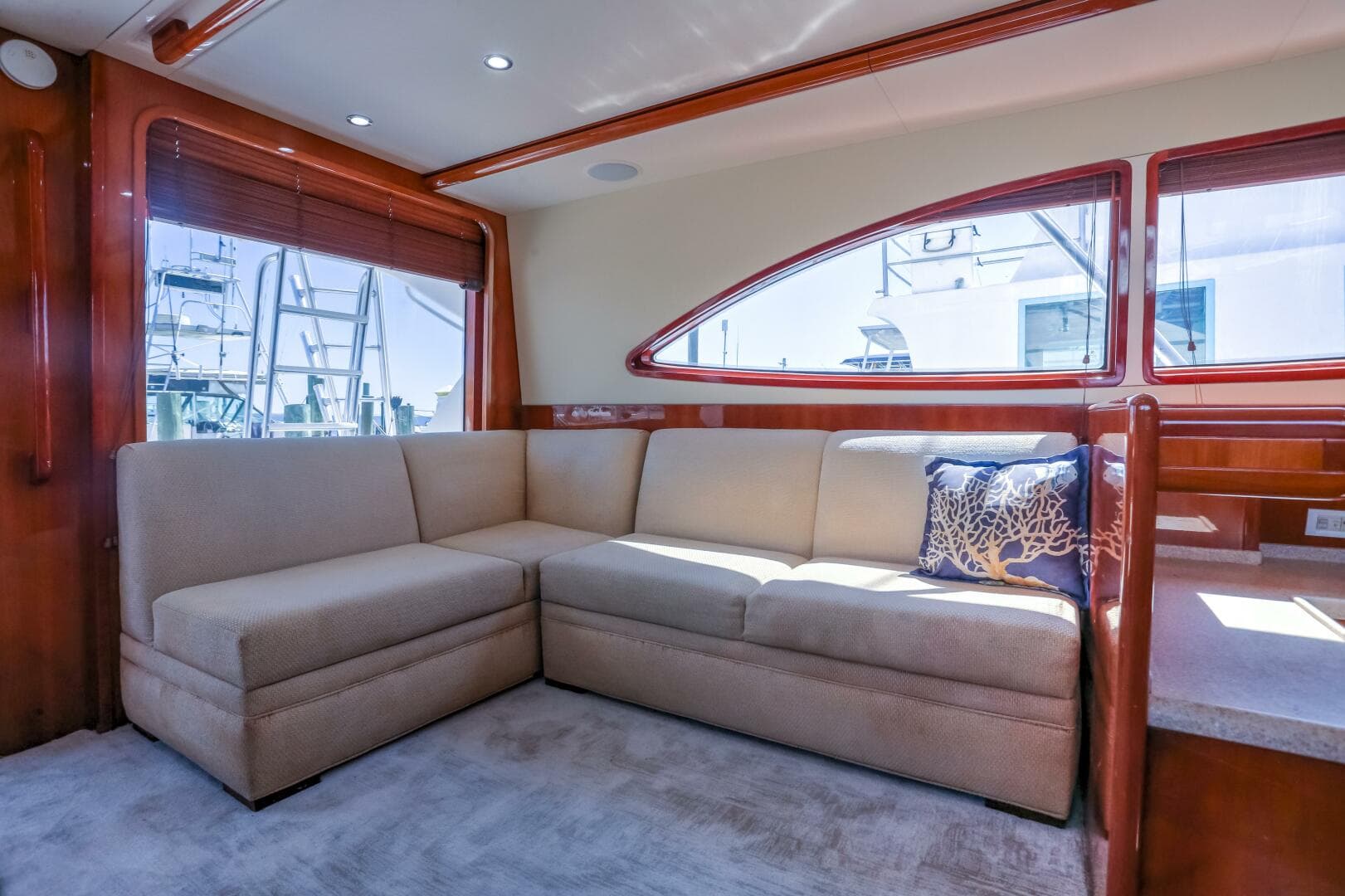 2005 Bertram 45 — photo 5