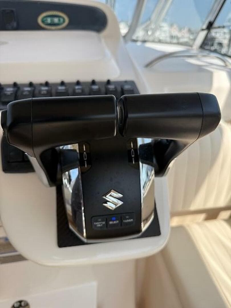 2007 Grady-White 330 Express — photo 19